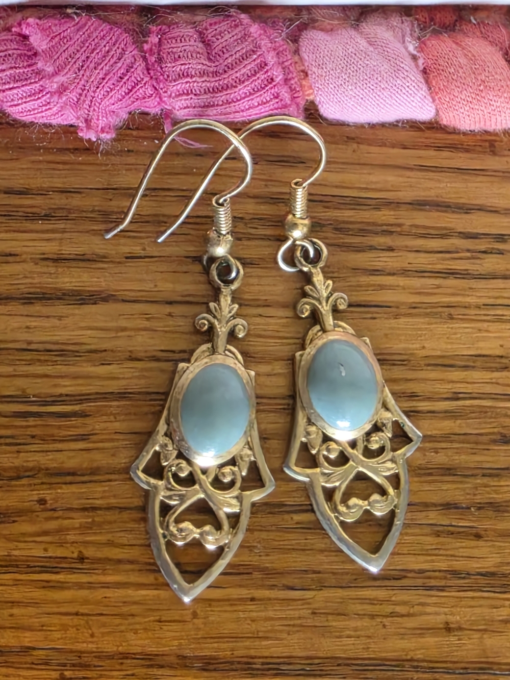 vintage retro Gold-Tone Filigree Earrings with Light Blue green jade Cabochon